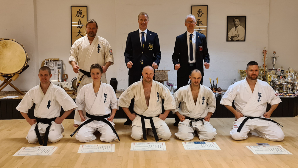 Клуб каратэ айджи. Клуб каратэ айджи. Лесли фокс карате. Центральная школа каратэ москва. Клуб каратэ айджи.